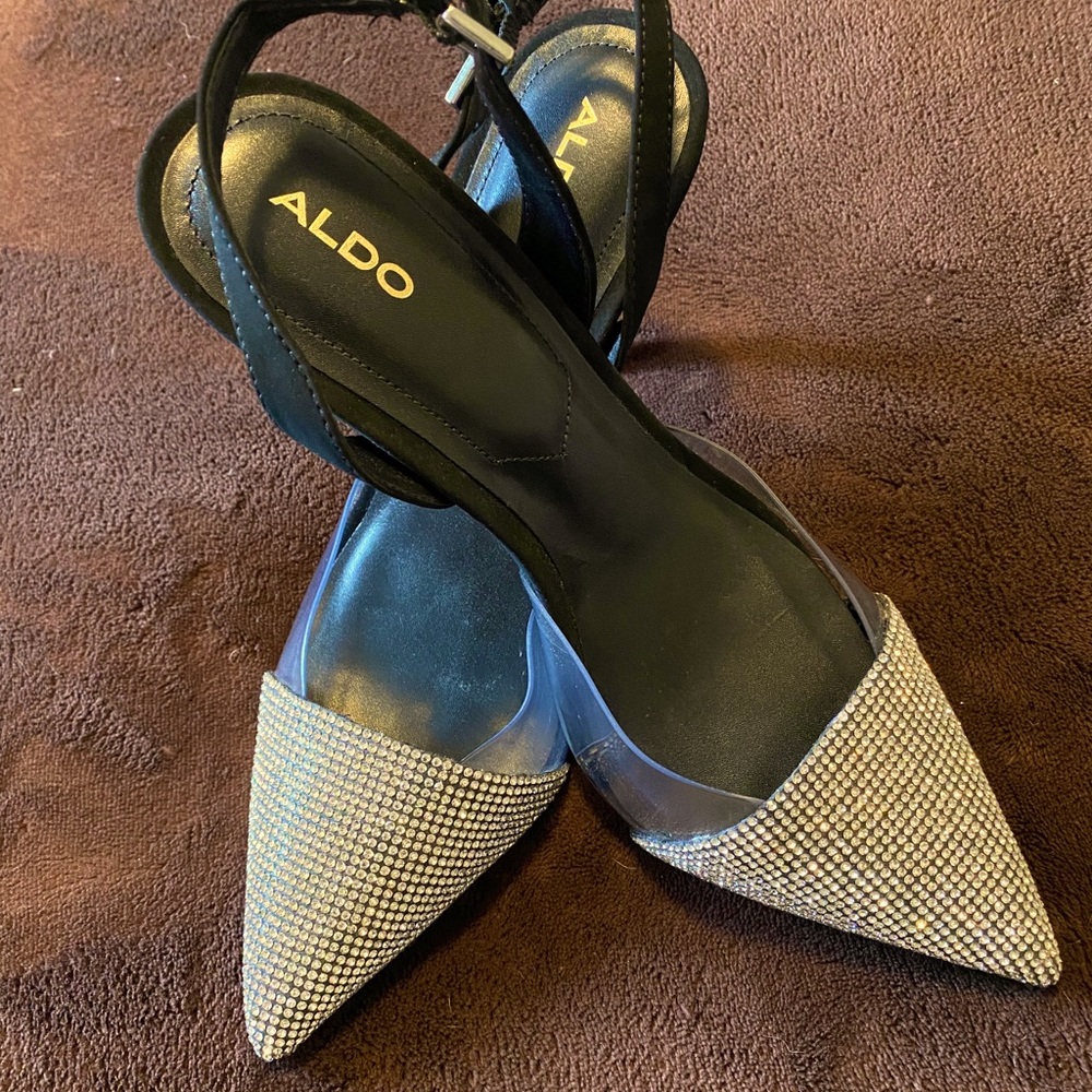 🤩 Sparkly Stilettos Pumps